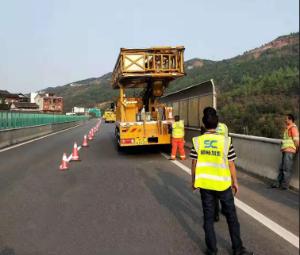 武汉新顺畅桥检车租赁公司桥梁裂缝修补之混凝土置换法施工，专业团队值得信赖